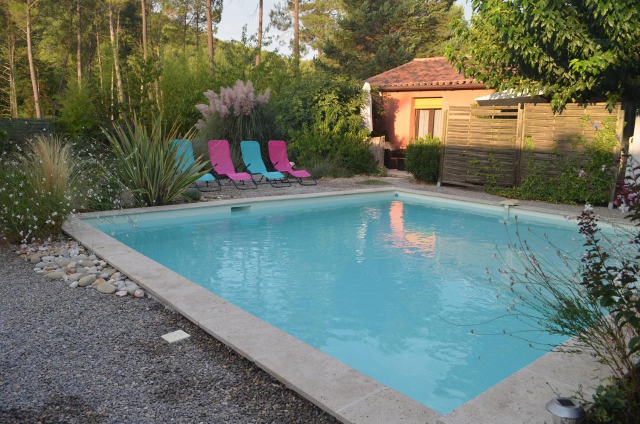 Gite Les Esparrus Villecroze Exterior foto