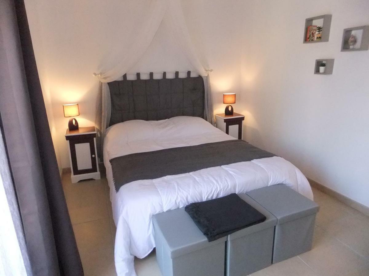 Gite Les Esparrus Villecroze Exterior foto